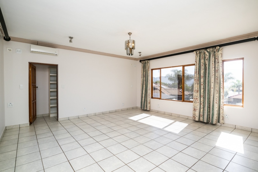 5 Bedroom Property for Sale in Birdwood Estate North West